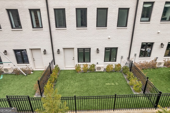 Building Photo - 1107 Briar Cove Cir
