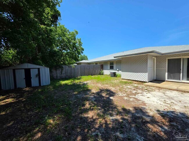 Building Photo - 3346 Green Briar Cir