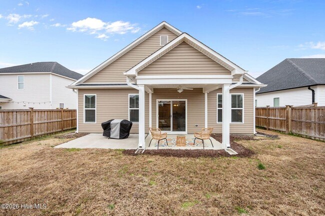 Building Photo - 3 Bed 2 Bath Unfurnished Single Family Home