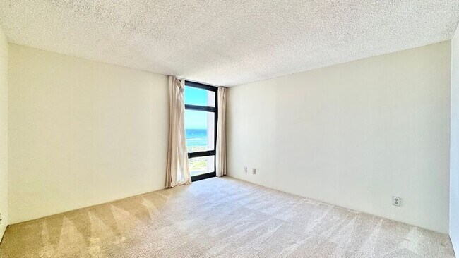 Building Photo - 1600 Ala Moana Blvd