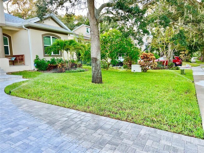 Building Photo - 1334 Belcher Dr
