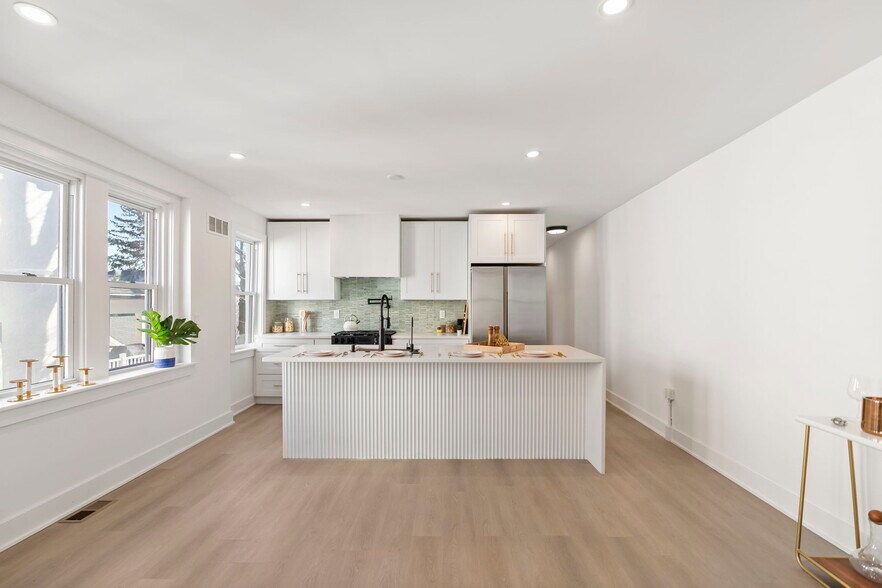 Building Photo - 202 W Wayne Ave