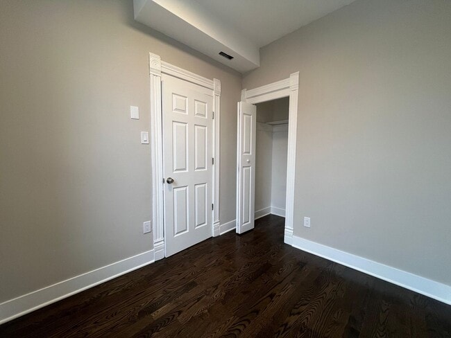 Building Photo - 2249 W Cermak Rd