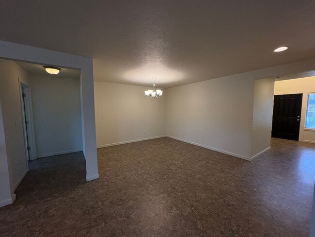 Building Photo - Home for rent in Quincy