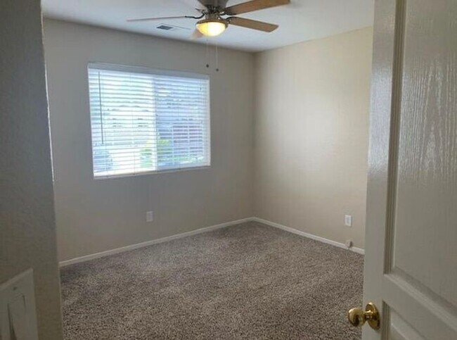 Building Photo - 3200 Fairlands Ct