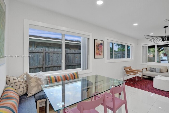 Building Photo - 1605 NW 7th Terrace