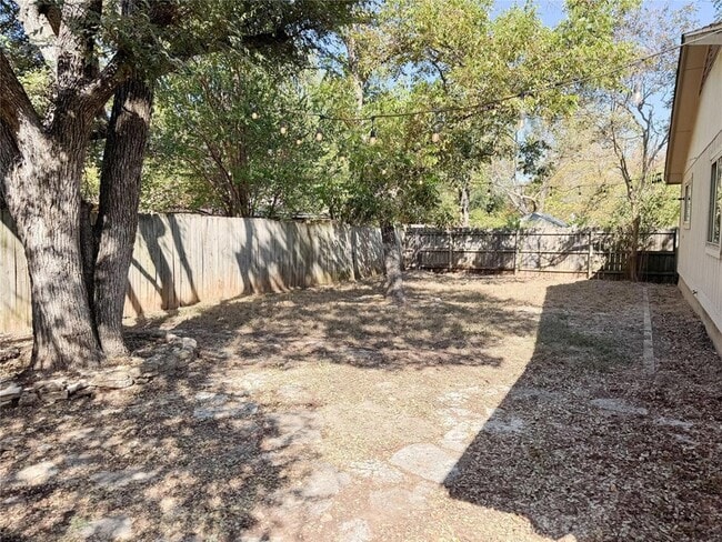 Building Photo - 11910 Stout Oak Trail