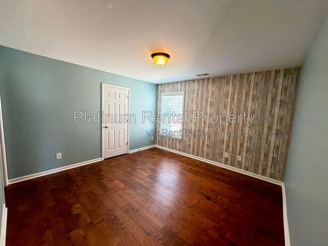 Building Photo - 4315 Avondale Ln