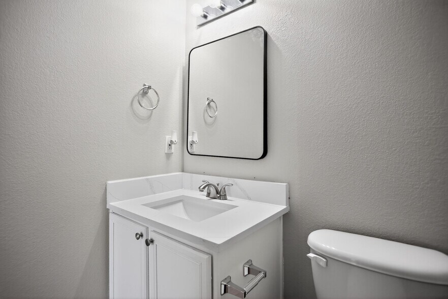 Building Photo - 4608 Merlot Dr