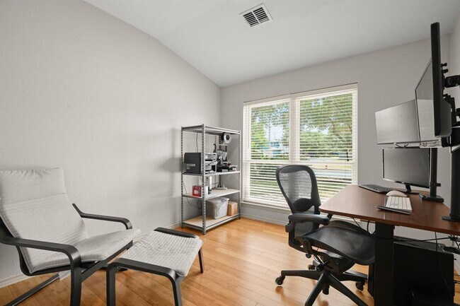 Building Photo - 1511 Nettie Dr