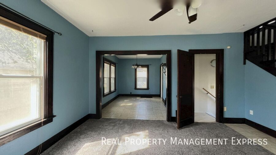 Building Photo - 3 Bedroom 1 Bathroom Home For Rent In Sioux Falls