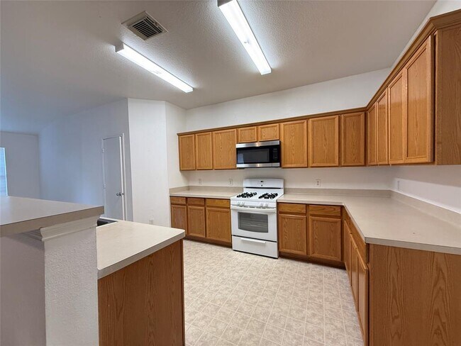 Building Photo - 522 Cedar Branch Dr