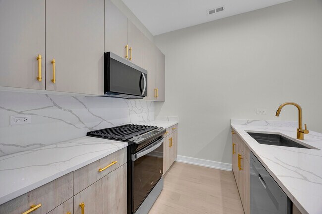 Building Photo - 4629 S Michigan Ave