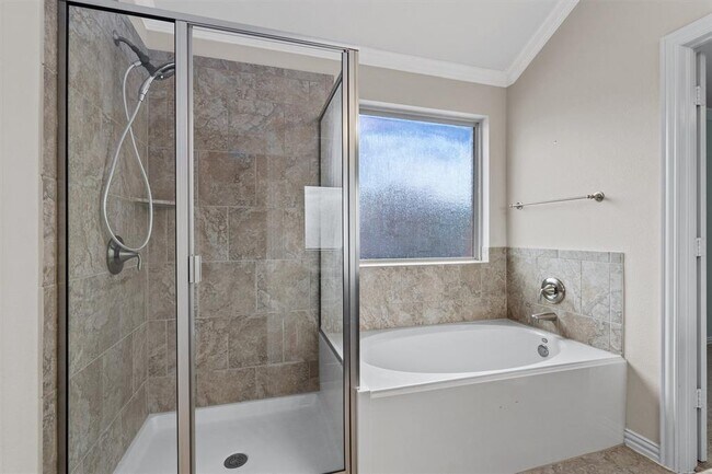 Building Photo - 417 Briar Park Dr