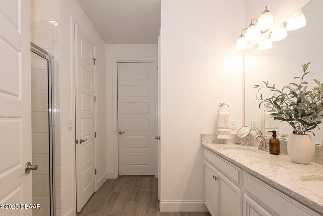 Building Photo - 2853 Monaghan Dr