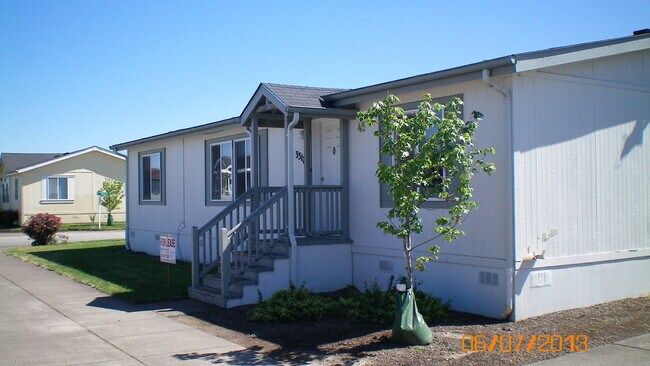 Building Photo - 33171 Fuchsia Ln