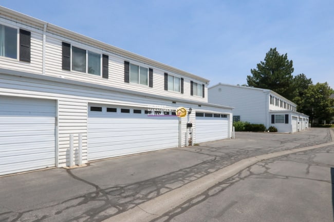 Building Photo - 601 E 4010 S