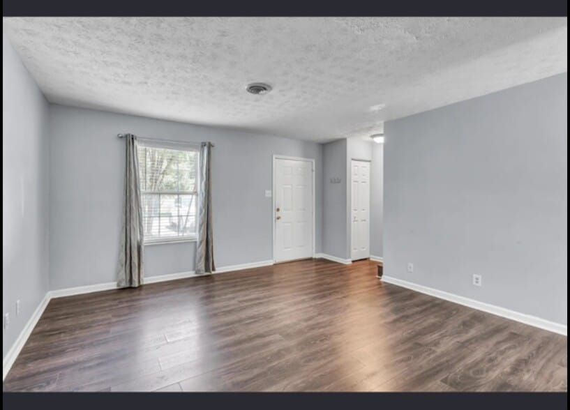 Building Photo - 686 Bethany Ct