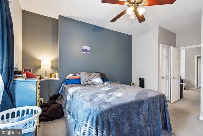 Building Photo - 14301 Grape Holly Grove