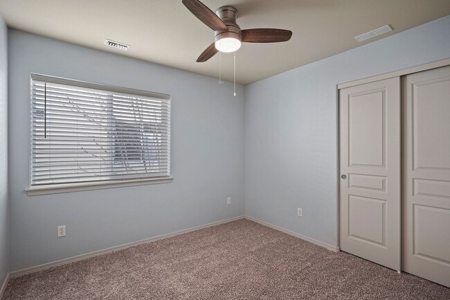 Building Photo - Updated home in Gardenside!