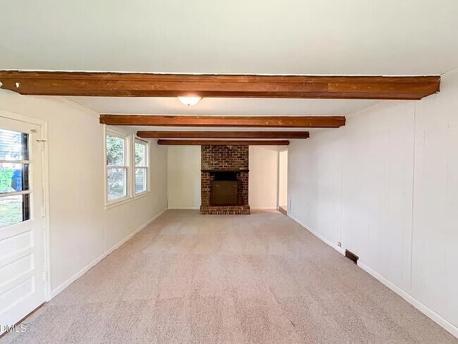 Building Photo - 416 Robin Hood Dr
