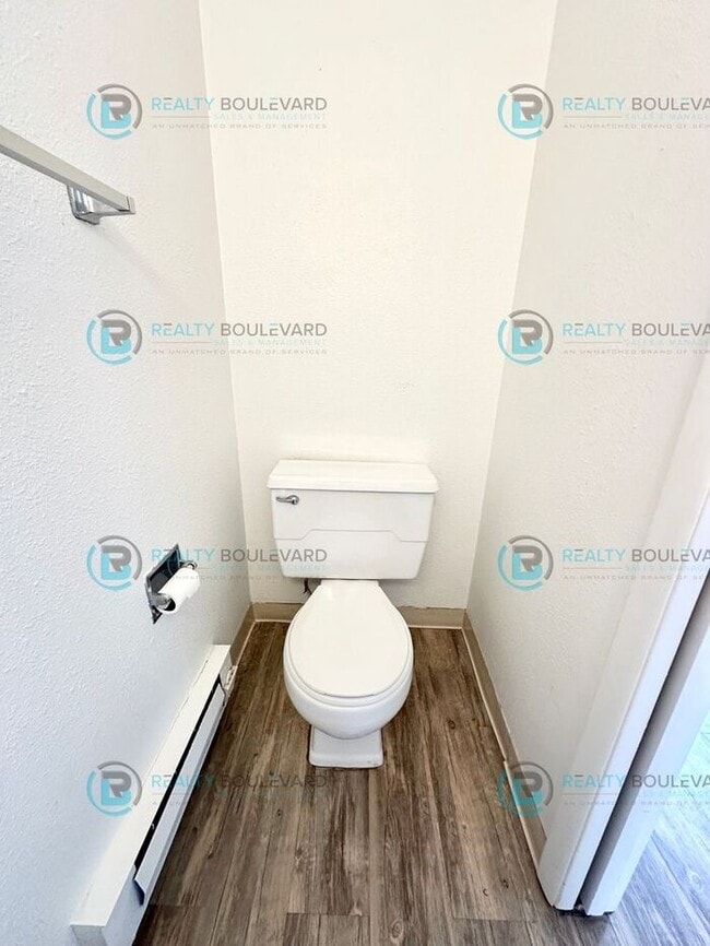 Building Photo - Charming 2-Bedroom, 1.5-Bathroom Condo in Reno!