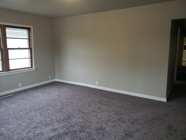 Building Photo - N 3rd Duplex