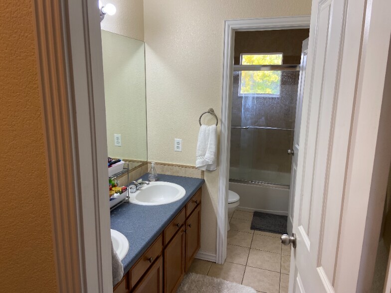 Building Photo - 10614 Belle Creek Blvd