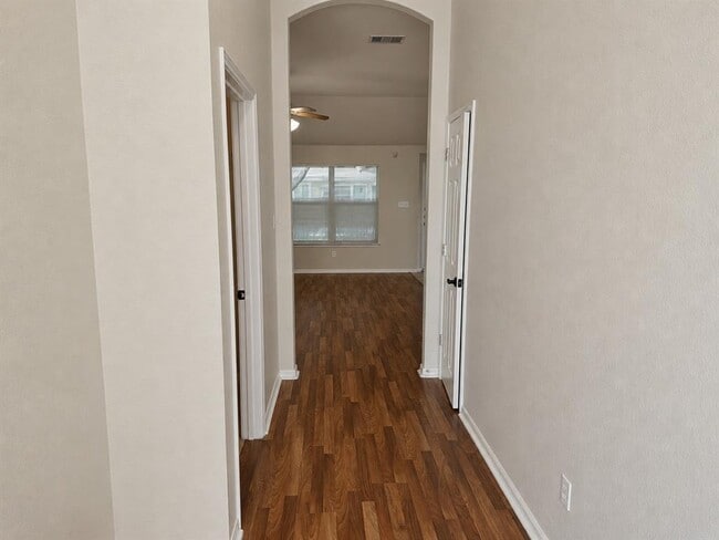 Building Photo - 2206 Bakers Way