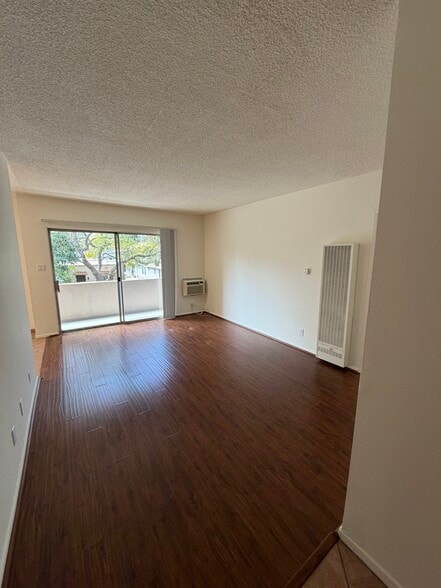 Building Photo - 1616 Armacost Ave