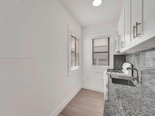 Building Photo - 1656 Polk St