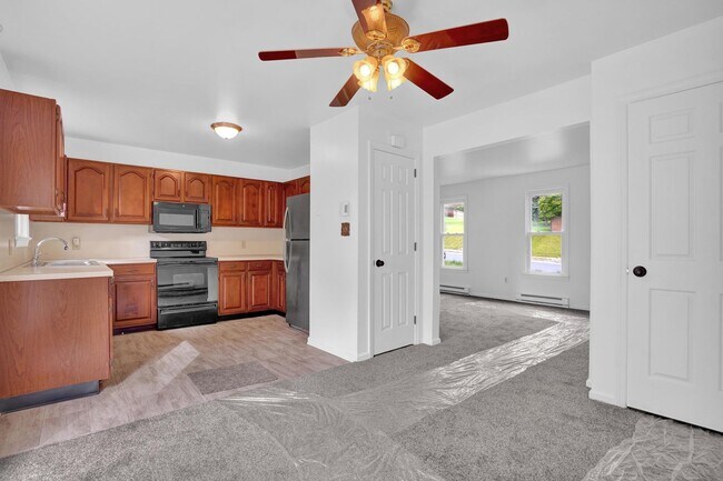 Building Photo - Charming 3 Bedroom, 1.5 Bath Townhome in Elizabethtown!