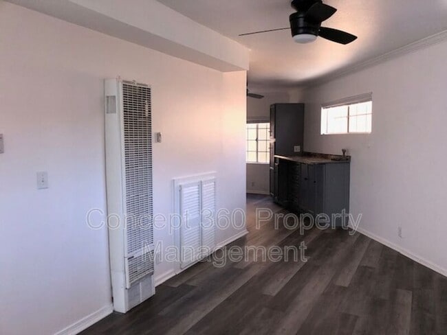 Building Photo - 4517 E Lavante St