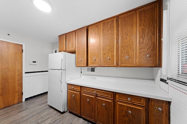 Building Photo - 2 bedroom Single Family Home with Fenced i...