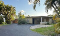Building Photo - Move in Special! Available now - 2bed , 1 ...