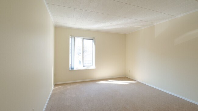 Building Photo - TRENT 559