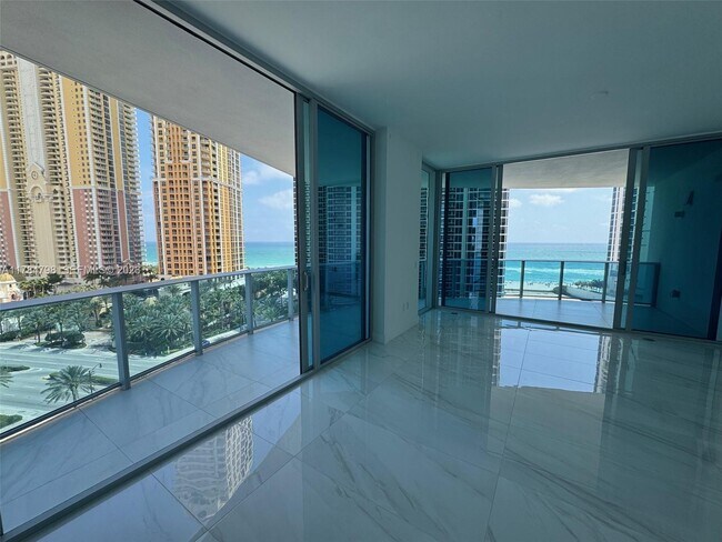 Building Photo - 17550 Collins Ave