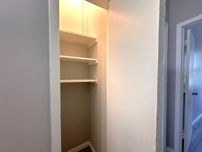 Building Photo - 286 MARTIN LUTHER KING JR Dr