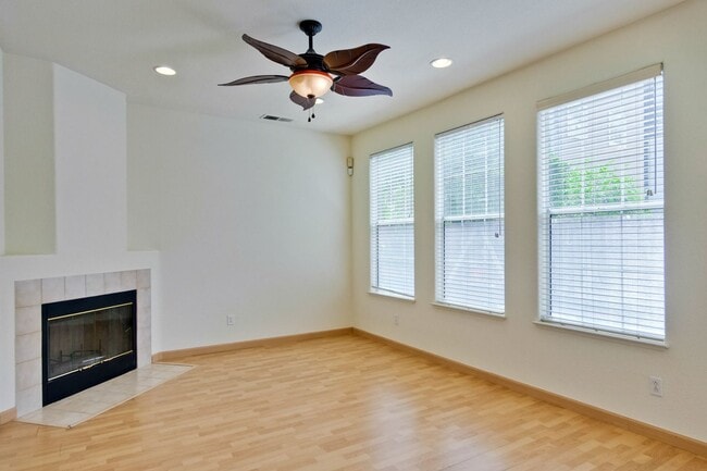 Building Photo - Spacious 4-Bedroom Home on Private Cul-De-Sac | No HOA | Custom Closets, New Floors & Lush Backya...