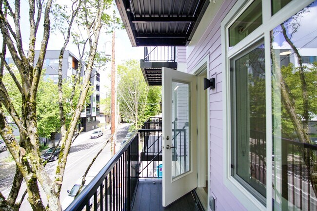 Building Photo - Modern 1-Bed w/Condo-Grade Finishes, Washe...