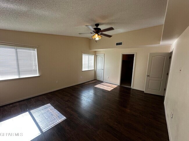 Building Photo - 14140 Meteor Rock Pl