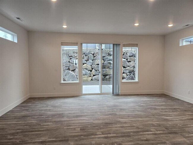 Building Photo - BE THE 1ST TO MOVE INTO THIS BRAND NEW TOWNHOME!