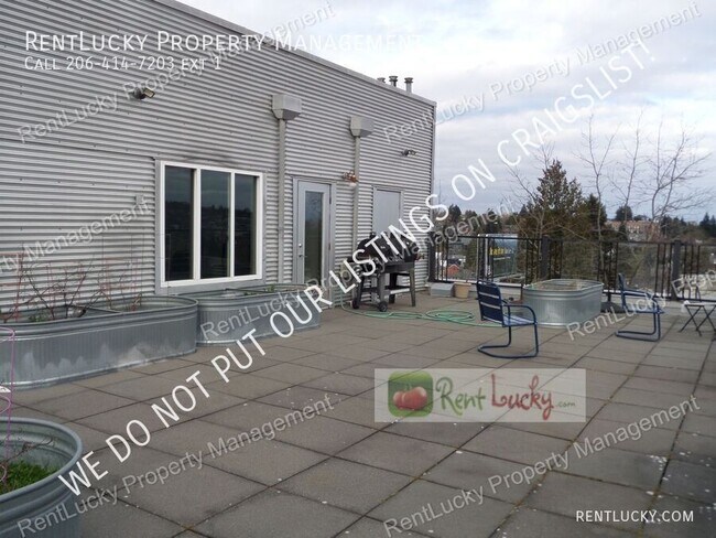 Building Photo - 4031 Aurora Ave N