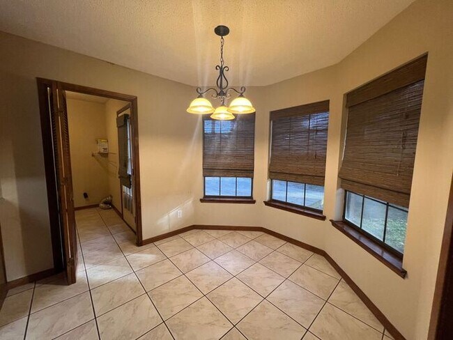 Building Photo - Pensacola - Windermere - 3 Bedroom, 2 Bath...