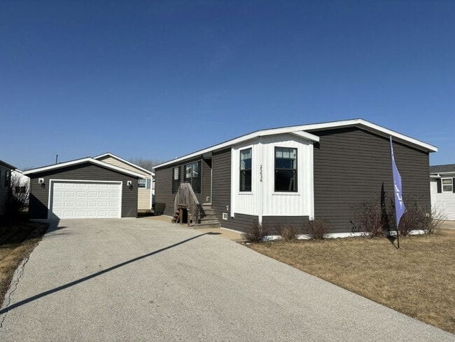 Building Photo - 25638 Baltusrol Dr