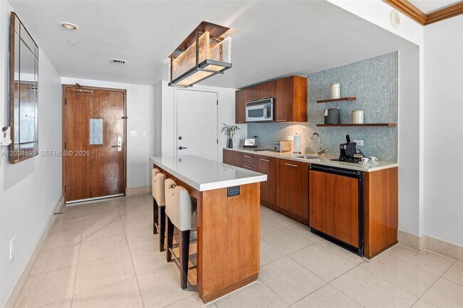 Building Photo - 6801 Collins Ave