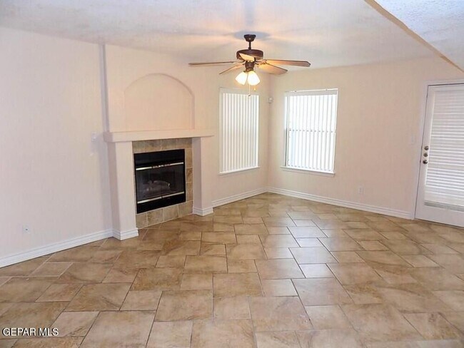 Building Photo - 5473 Roger Maris Dr