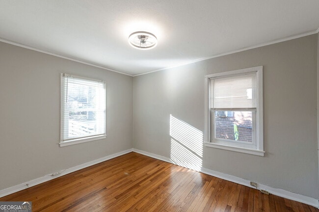 Building Photo - 152 1st St SW