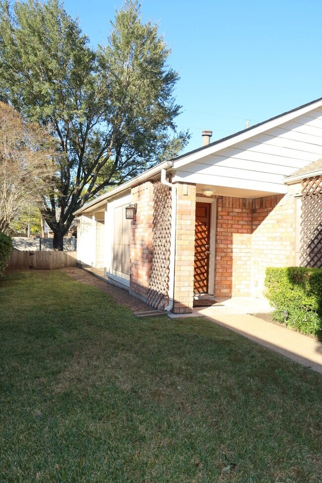 Building Photo - 13134 Worthington St