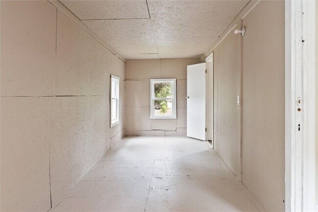 Building Photo - 19 Genesee Park Blvd